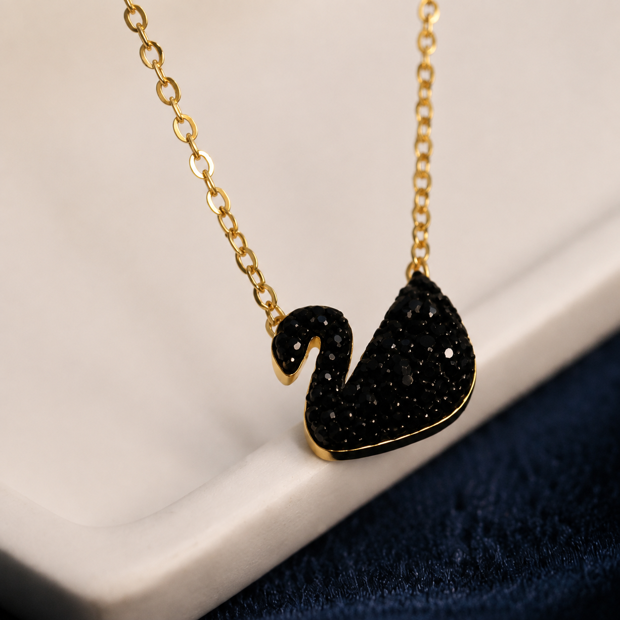 Black Swan Jewellery Set