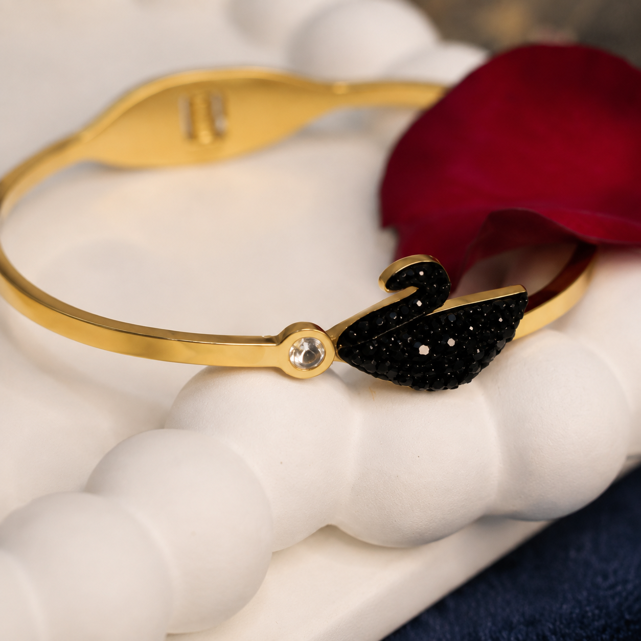 Black Swan Jewellery Set