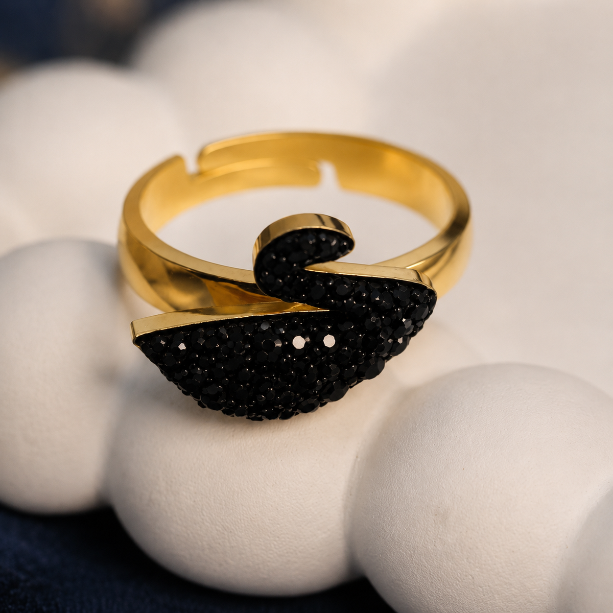 Black Swan Jewellery Set